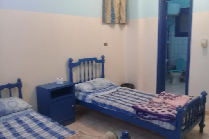 Room 9 of 16