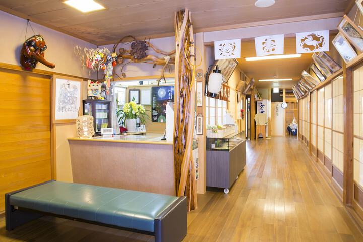 Entrance & Lobby