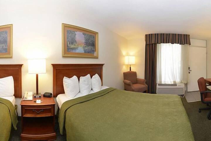 Room 10 of 34