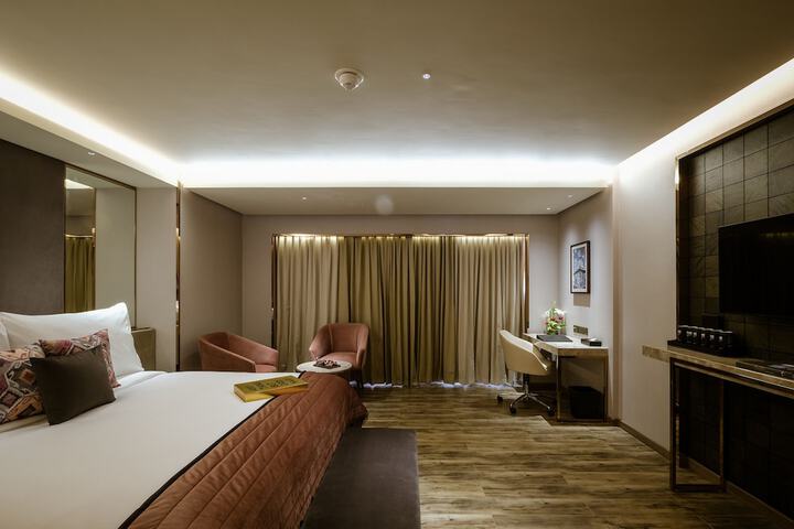 Room 6 of 23