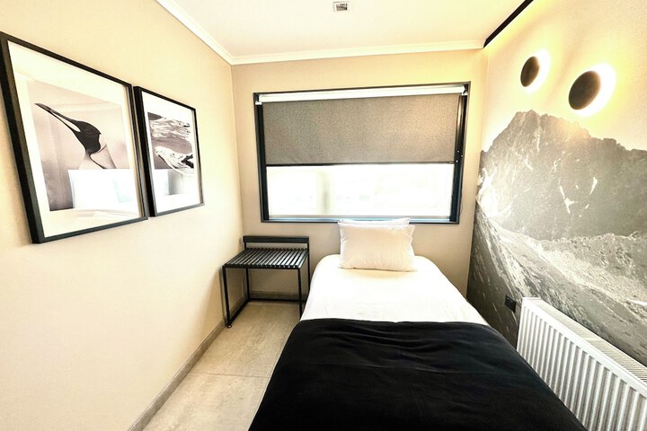Room 11 of 39