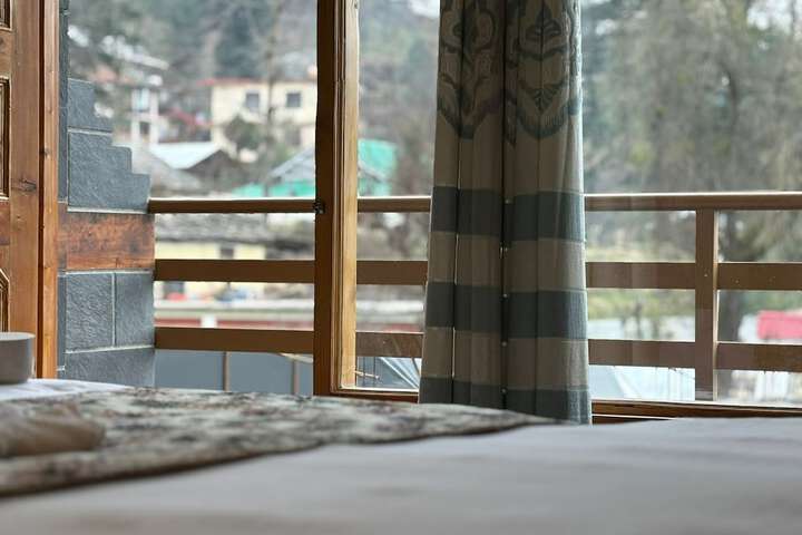 Cafe Saffron Sips & Stays