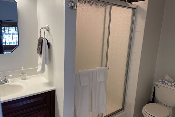 Room 12 of 124