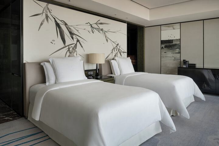 Room 40 of 95