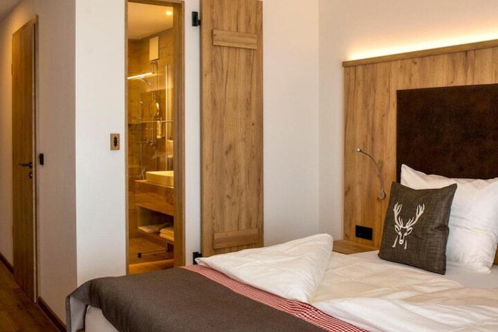 Room 7 of 52