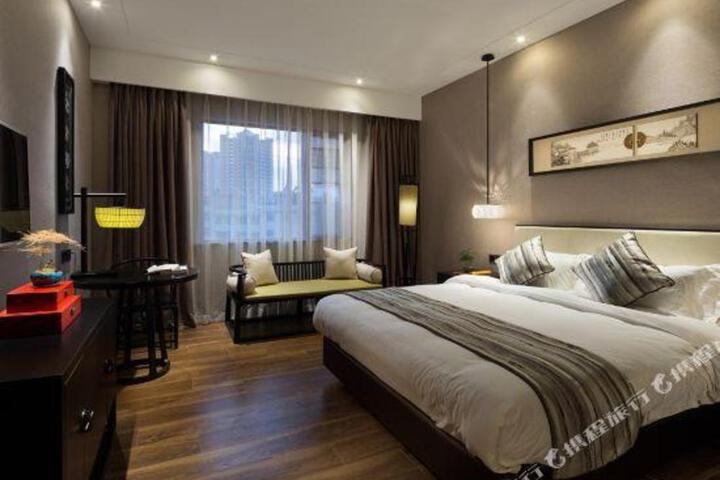 Xiuwenlongchangyi Hotel