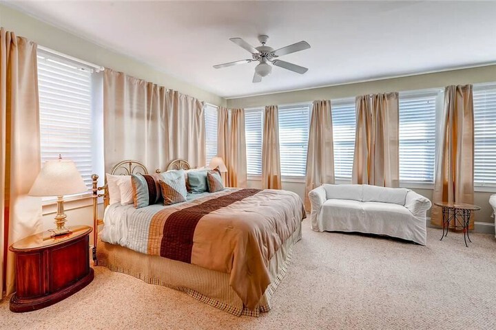 Room 2 of 11