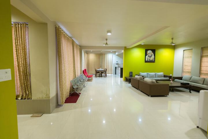 Room 45 of 102