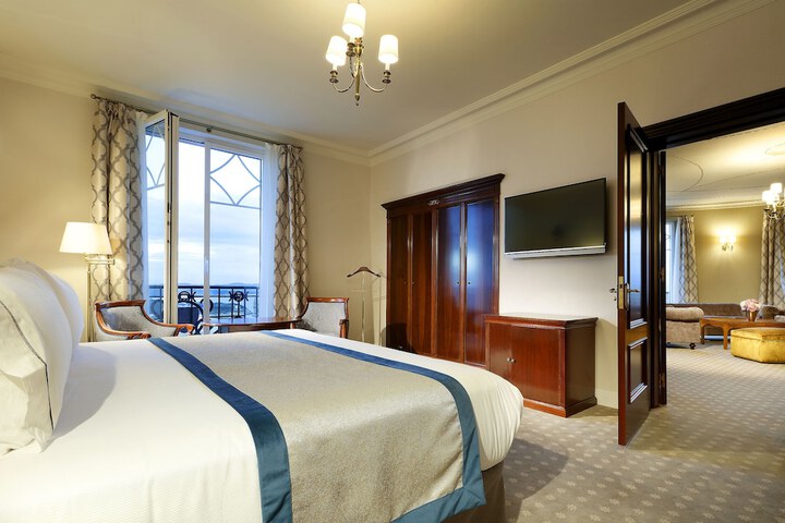 Room 34 of 130