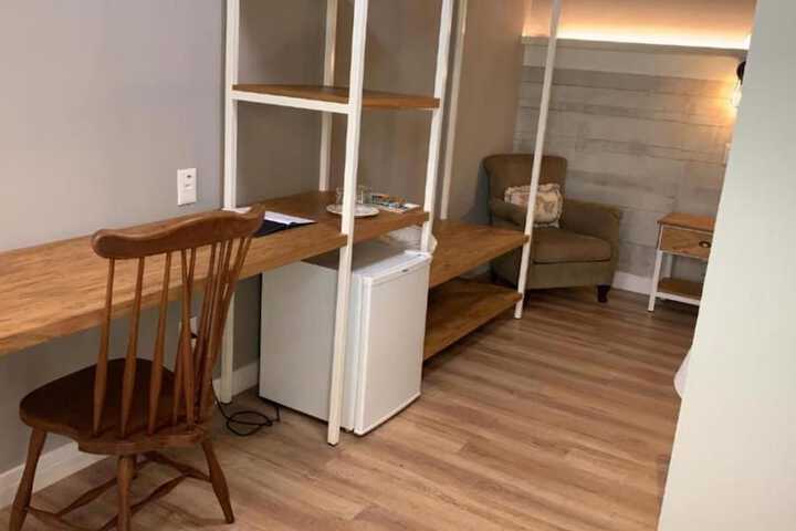 Room 3 of 65