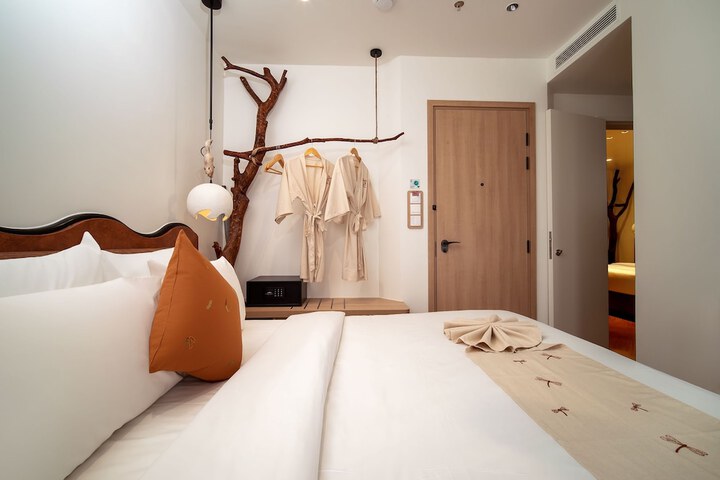 Room 28 of 75