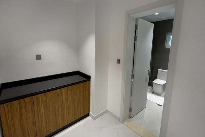 Room 21 of 36