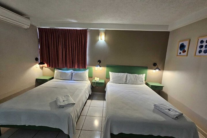 Room 3 of 32