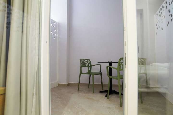 Room 194 of 249