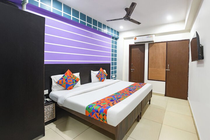 Room 15 of 30