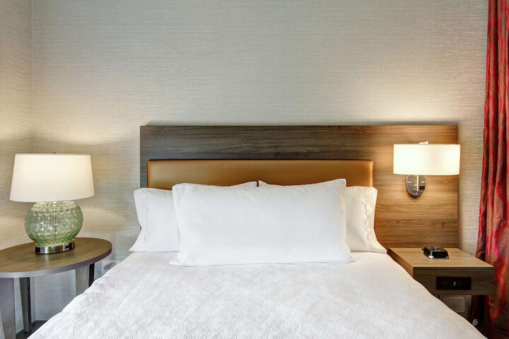 Room 12 of 65