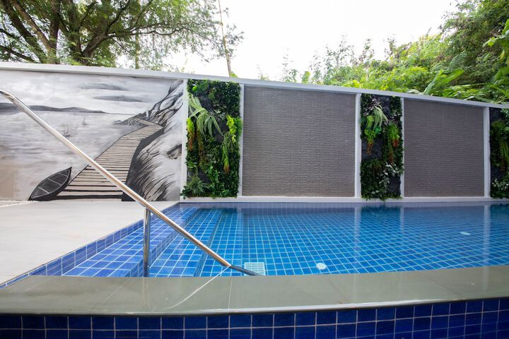Pool 76 of 98
