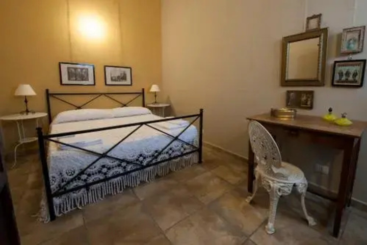 Room 2 of 12
