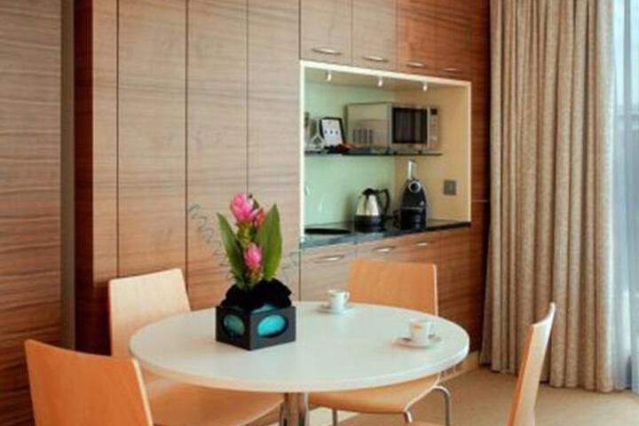 Room 2 of 6