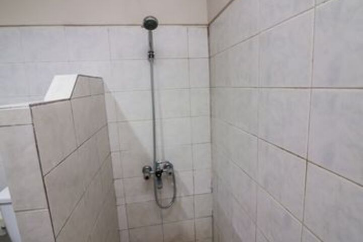 Room 6 of 61