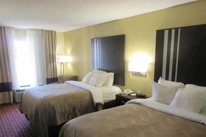 2 Double Beds (1 of 9)