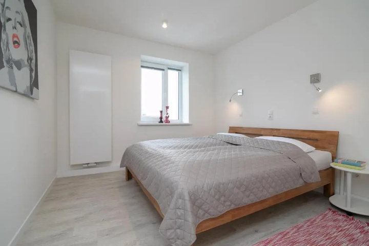 Room 2 of 19