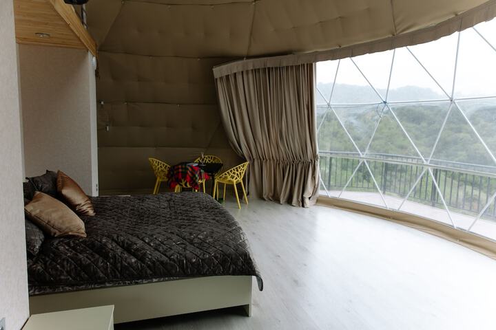 Room 4 of 41