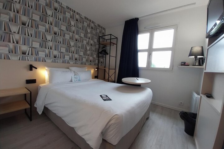 Room 32 of 75