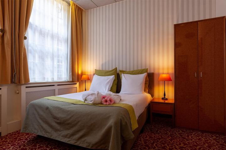 Room 47 of 105