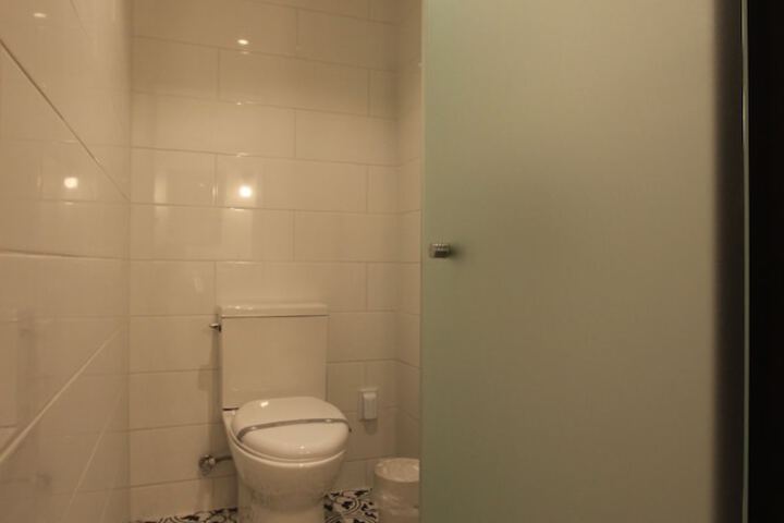 Room 33 of 43