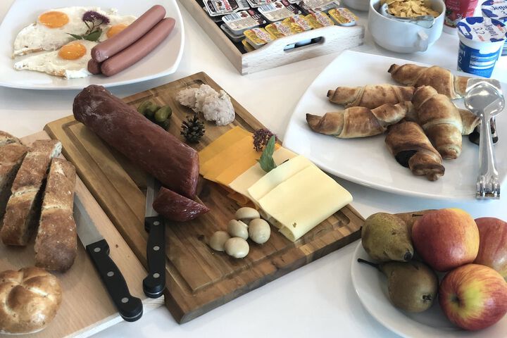 Breakfast meal