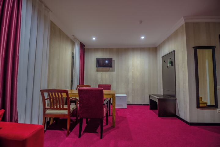 Room 27 of 70