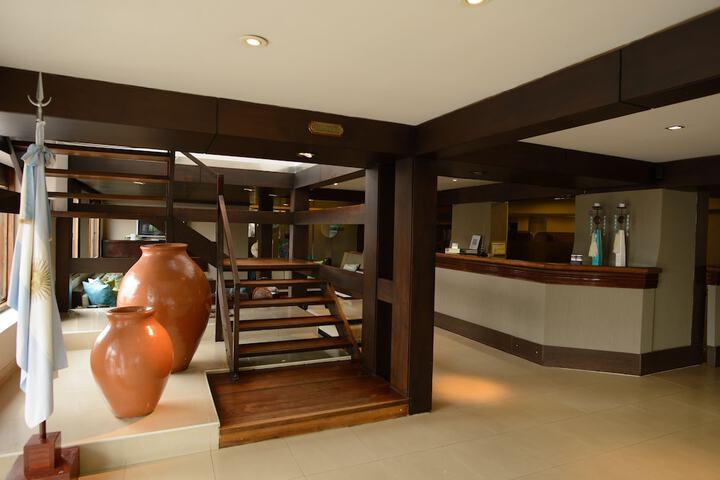 Guest Lobby