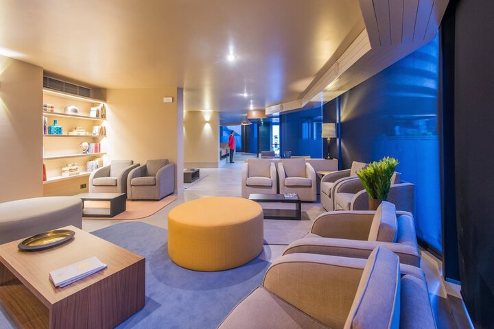 Guest Lobby