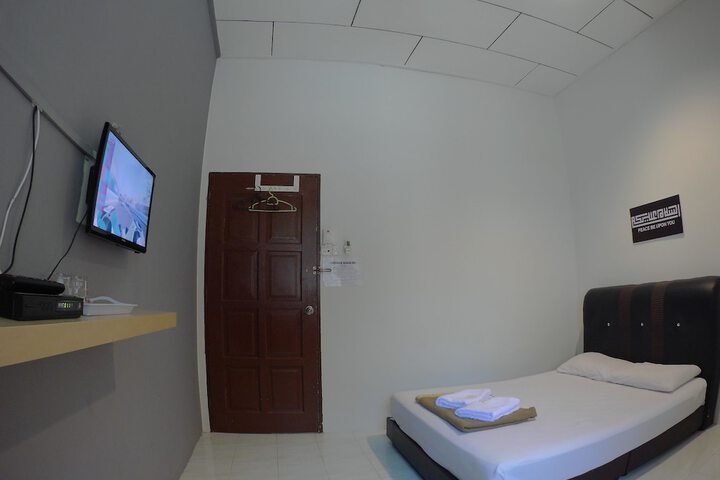 Room 11 of 35
