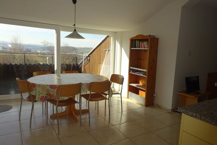 Room 6 of 18