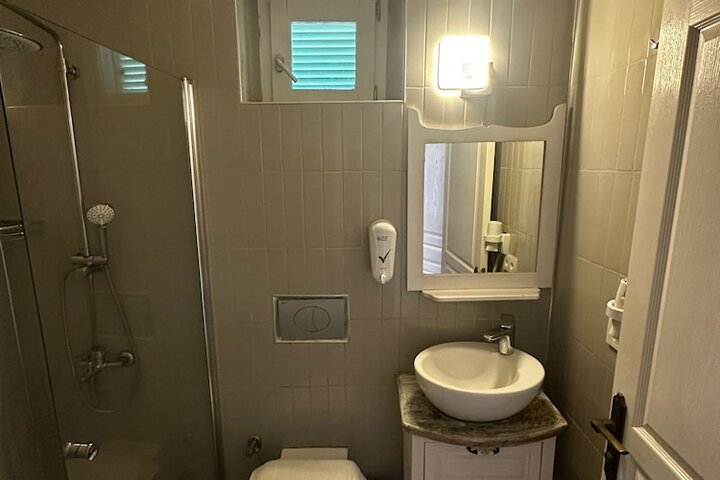 Room 29 of 42