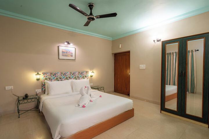 Room 15 of 114