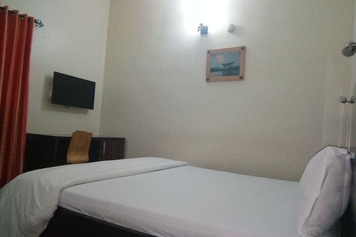 Room 12 of 26
