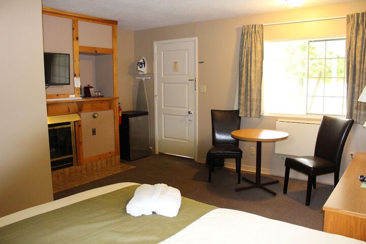 Room 3 of 116