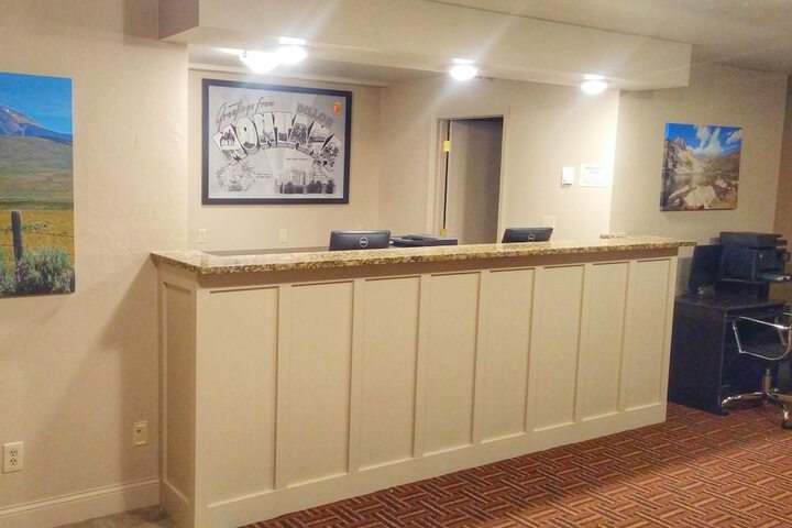 Entrance & Lobby