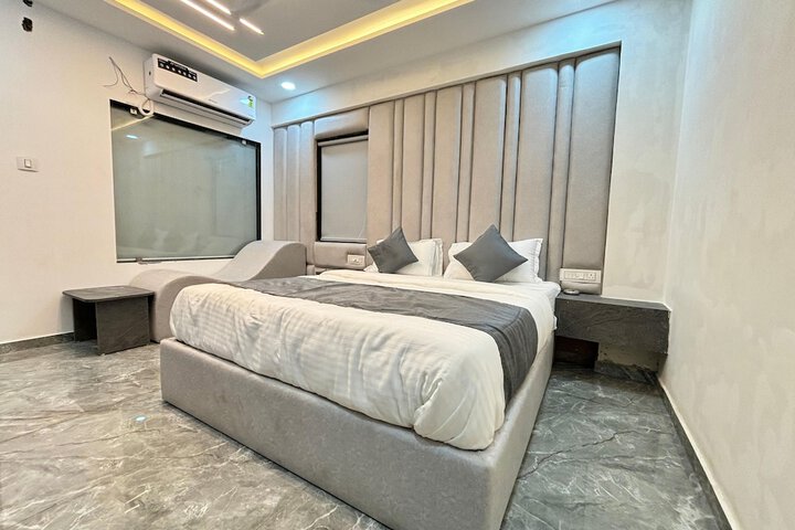Room 7 of 26