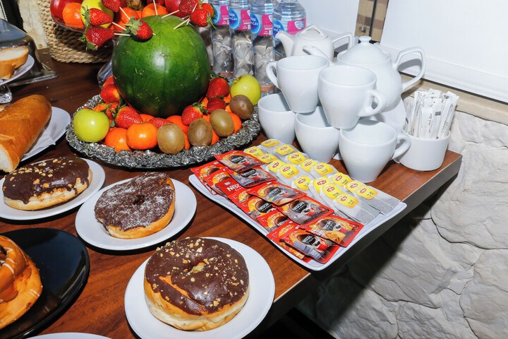 Breakfast/Coffee Service 111 of 150
