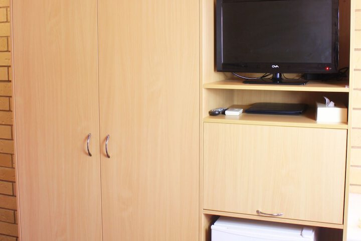Room 4 of 18