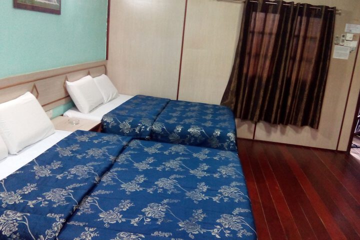 Room 11 of 64