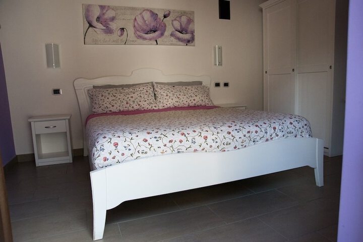 Room 10 of 98