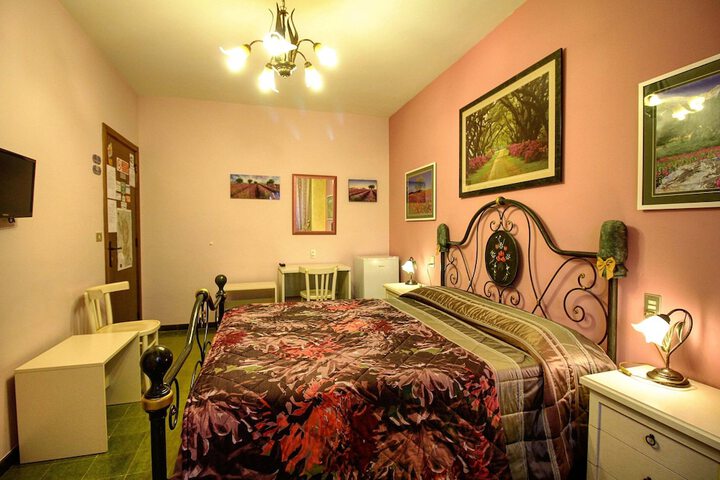 Room 25 of 82