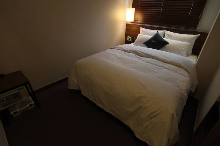 Room 26 of 53
