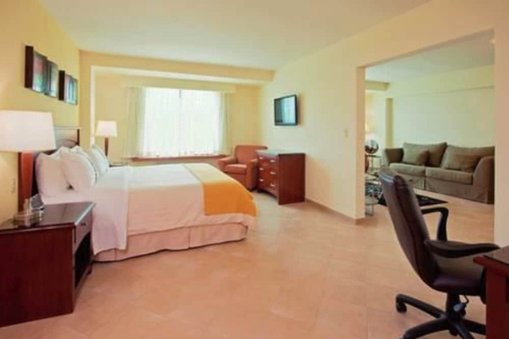 Room 6 of 75