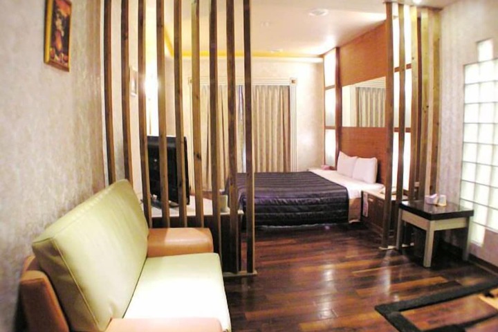 Room 17 of 52